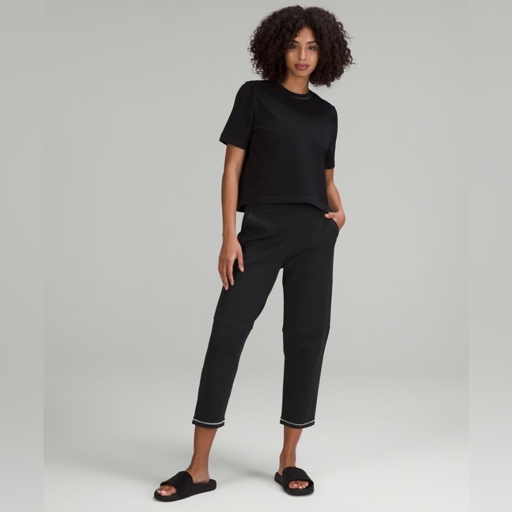 Lululemon Relaxed-Fit High-Rise Knit Cropped Pant 24" Small